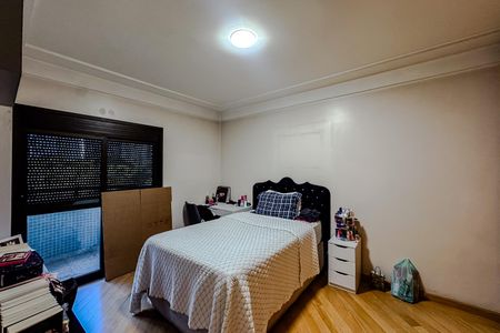 Apartamento à venda com 396m², 4 quartos e 5 vagas Apartamento à venda com 396m², 4 quartos e 5 vagasQuarto 2 - Suíte