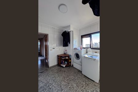 Apartamento à venda com 396m², 4 quartos e 5 vagas Apartamento à venda com 396m², 4 quartos e 5 vagasÁrea de Serviço