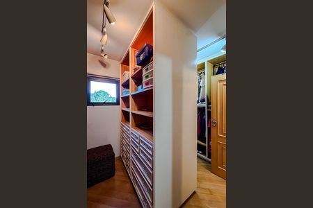Apartamento à venda com 396m², 4 quartos e 5 vagas Apartamento à venda com 396m², 4 quartos e 5 vagasQuarto 1 - Suíte