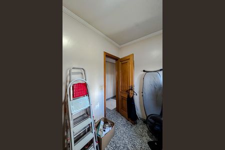 Apartamento à venda com 396m², 4 quartos e 5 vagas Apartamento à venda com 396m², 4 quartos e 5 vagasQuarto de Serviço 2