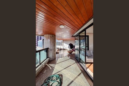 Apartamento à venda com 396m², 4 quartos e 5 vagas Apartamento à venda com 396m², 4 quartos e 5 vagasVaranda da Sala