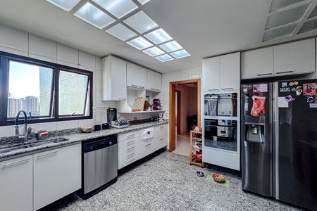 Apartamento à venda com 396m², 4 quartos e 5 vagas Apartamento à venda com 396m², 4 quartos e 5 vagasCozinha
