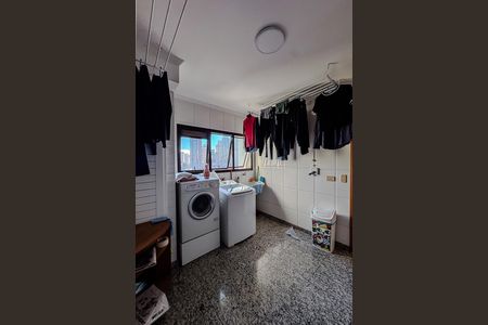 Apartamento à venda com 396m², 4 quartos e 5 vagas Apartamento à venda com 396m², 4 quartos e 5 vagasÁrea de Serviço