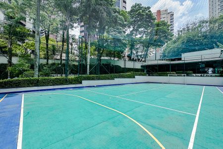 Apartamento à venda com 396m², 4 quartos e 5 vagas Apartamento à venda com 396m², 4 quartos e 5 vagasQuadra Esportiva