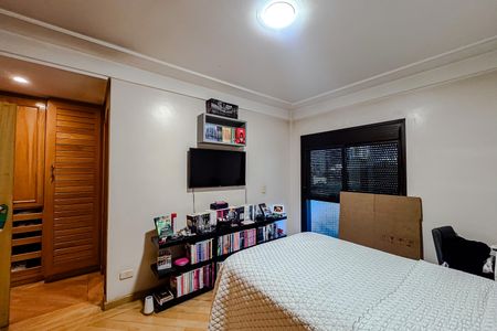 Apartamento à venda com 396m², 4 quartos e 5 vagas Apartamento à venda com 396m², 4 quartos e 5 vagasQuarto 2 - Suíte