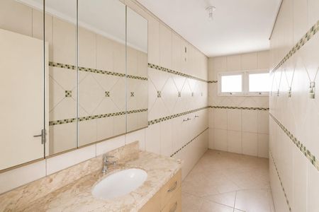 Casa para alugar com 160m², 6 quartos e 2 vagas Casa para alugar com 160m², 6 quartos e 2 vagasBanheiro 3