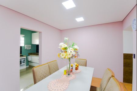 Casa à venda com 120m², 2 quartos e 1 vagaSala de Jantar
