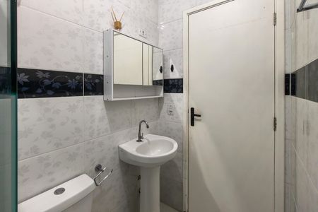 Banheiro de casa para alugar com 2 quartos, 50m² em Jardim Trevo, Praia Grande