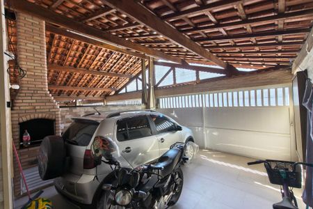 Casa para alugar com 50m², 2 quartos e 1 vaga Casa para alugar com 50m², 2 quartos e 1 vagaGaragem