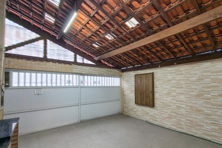 Garagem de casa para alugar com 2 quartos, 50m² em Jardim Trevo, Praia Grande
