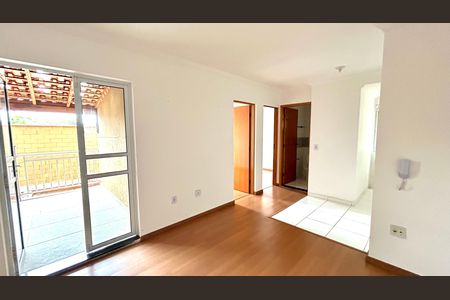 Sala de apartamento para alugar com 2 quartos, 42m² em Vila Nova Bonsucesso, Guarulhos