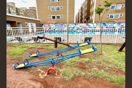 Apartamento para alugar com 42m², 2 quartos e 1 vaga Apartamento para alugar com 42m², 2 quartos e 1 vagaÁrea comum - Playground