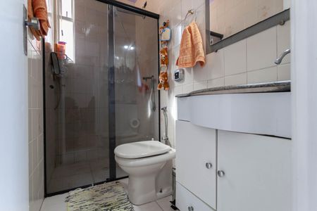 Apartamento à venda com 55m², 2 quartos e 1 vaga Apartamento à venda com 55m², 2 quartos e 1 vagaBanheiro social