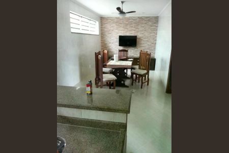 Casa para alugar com 4 quartos, 219m² em Essolândia, Nova Iguaçu