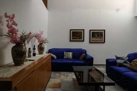 Casa para alugar com 249m², 2 quartos e 2 vagas Casa para alugar com 249m², 2 quartos e 2 vagasSala