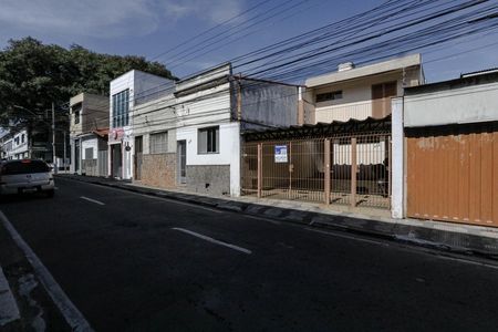 Casa para alugar com 249m², 2 quartos e 2 vagas Casa para alugar com 249m², 2 quartos e 2 vagasFachada