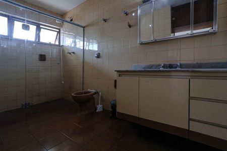 Casa para alugar com 249m², 2 quartos e 2 vagas Casa para alugar com 249m², 2 quartos e 2 vagasBanheiro