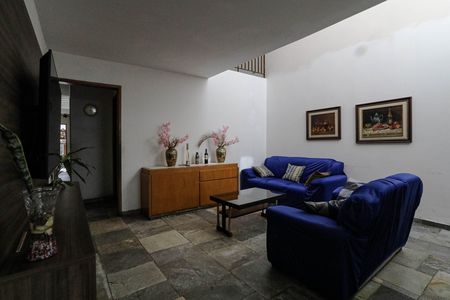 Casa para alugar com 249m², 2 quartos e 2 vagas Casa para alugar com 249m², 2 quartos e 2 vagasSala