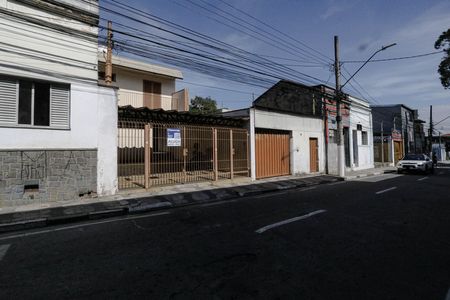 Casa para alugar com 249m², 2 quartos e 2 vagas Casa para alugar com 249m², 2 quartos e 2 vagasFachada