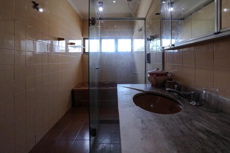 Casa para alugar com 249m², 2 quartos e 2 vagas Casa para alugar com 249m², 2 quartos e 2 vagasBanheiro - Quarto 1 - Suíte