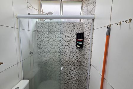Banheiro de kitnet/studio para alugar com 1 quarto, 35m² em Cidade Ocian, Praia Grande