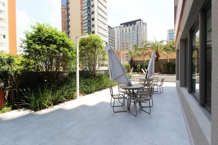 Studio à venda com 25m², 1 quarto e sem vaga Studio à venda com 25m², 1 quarto e sem vagaÁrea comum - Piscina