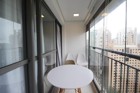 Varanda de kitnet/studio à venda com 1 quarto, 25m² em Indianópolis, São Paulo