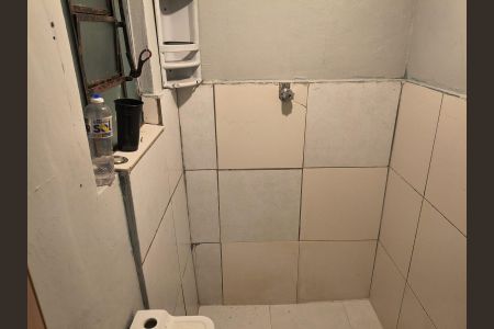 Casa para alugar com 30m², 1 quarto e 1 vaga Casa para alugar com 30m², 1 quarto e 1 vagaBanheiro