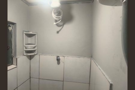 Casa para alugar com 30m², 1 quarto e 1 vaga Casa para alugar com 30m², 1 quarto e 1 vagaBanheiro