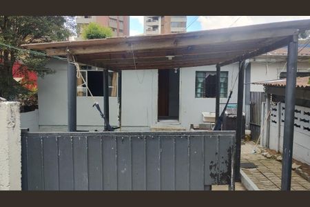Casa para alugar com 30m², 1 quarto e 1 vaga Casa para alugar com 30m², 1 quarto e 1 vagaÁrea externa