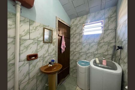 Casa à venda com 250m², 7 quartos e 7 vagas Casa à venda com 250m², 7 quartos e 7 vagasCasa 2 - Banheiro social