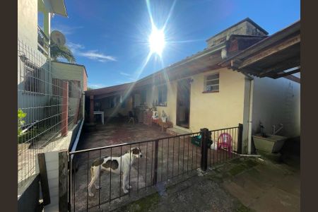 Casa à venda com 250m², 7 quartos e 7 vagas Casa à venda com 250m², 7 quartos e 7 vagasFachada