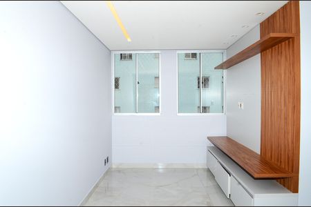 Sala de apartamento para alugar com 2 quartos, 80m² em Ana Lúcia, Belo Horizonte