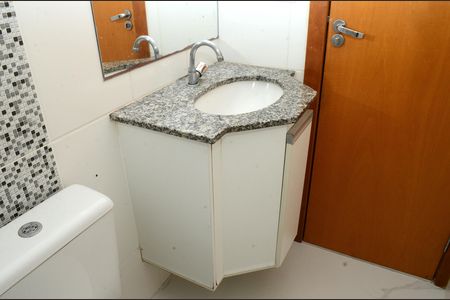 Apartamento para alugar com 80m², 2 quartos e 2 vagasBanheiro Corredor