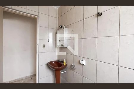 Casa à venda com 240m², 4 quartos e 1 vaga Casa à venda com 240m², 4 quartos e 1 vagaBanheiro