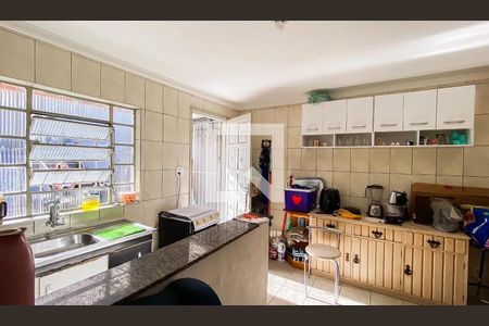 Casa à venda com 240m², 4 quartos e 1 vaga Casa à venda com 240m², 4 quartos e 1 vagaCozinha