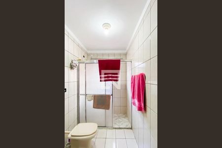 Casa à venda com 240m², 4 quartos e 1 vaga Casa à venda com 240m², 4 quartos e 1 vagaBanheiro