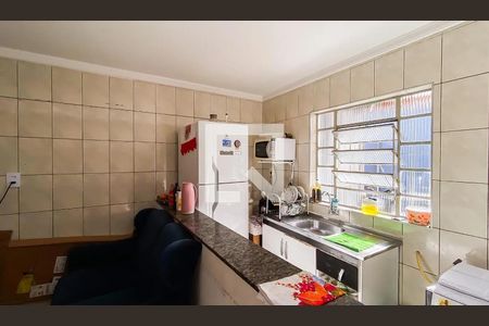 Casa à venda com 240m², 4 quartos e 1 vaga Casa à venda com 240m², 4 quartos e 1 vagaCozinha