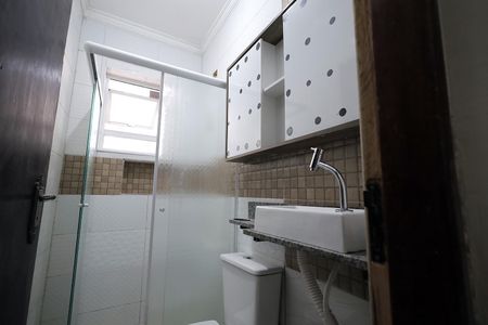 Banheiro de casa para alugar com 2 quartos, 60m² em Jardim Santo André, Santo André