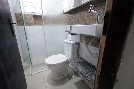 Casa para alugar com 60m², 2 quartos e 1 vaga Casa para alugar com 60m², 2 quartos e 1 vagaBanheiro