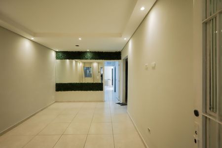 Sala de casa para alugar com 2 quartos, 150m² em Vila Marari, São Paulo