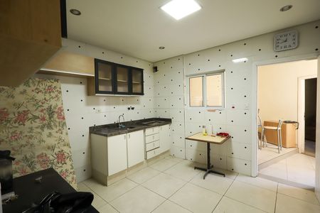 Casa para alugar com 150m², 2 quartos e 2 vagas Casa para alugar com 150m², 2 quartos e 2 vagasCozinha
