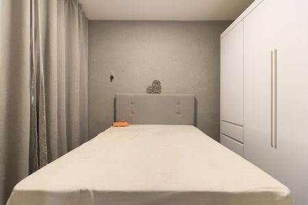 Quarto 1 de apartamento para alugar com 2 quartos, 32m² em Parque Fongaro, São Paulo
