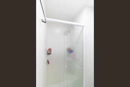 Banheiro  de apartamento para alugar com 2 quartos, 32m² em Parque Fongaro, São Paulo