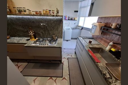 Apartamento à venda com 100m², 3 quartos e sem vaga Apartamento à venda com 100m², 3 quartos e sem vagaCozinha e Área de Serviço