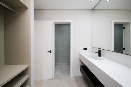 Casa de condomínio para alugar com 403m², 3 quartos e 5 vagas Casa de condomínio para alugar com 403m², 3 quartos e 5 vagasBanheiro Suíte 2