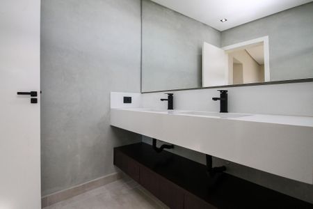 Casa de condomínio para alugar com 403m², 3 quartos e 5 vagas Casa de condomínio para alugar com 403m², 3 quartos e 5 vagasBanheiro Suíte 1