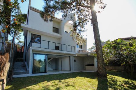 Casa de condomínio para alugar com 403m², 3 quartos e 5 vagas Casa de condomínio para alugar com 403m², 3 quartos e 5 vagasQuintal