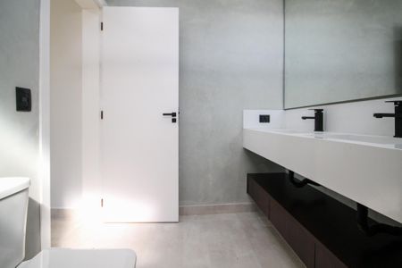 Casa de condomínio para alugar com 403m², 3 quartos e 5 vagas Casa de condomínio para alugar com 403m², 3 quartos e 5 vagasBanheiro Suíte 1
