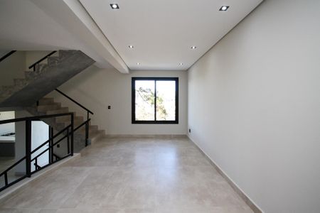 Casa de condomínio para alugar com 403m², 3 quartos e 5 vagas Casa de condomínio para alugar com 403m², 3 quartos e 5 vagasSala 1